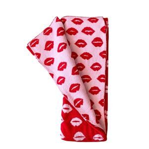 Rachel Roy Valentine's Feather Knit Lips Throw Blanket Red & Pink Reversible NEW